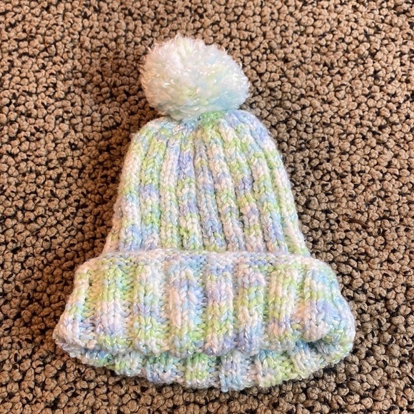 Newborn Infant Hat Blue & Green in Like New Condition - Picture 1 of 3
